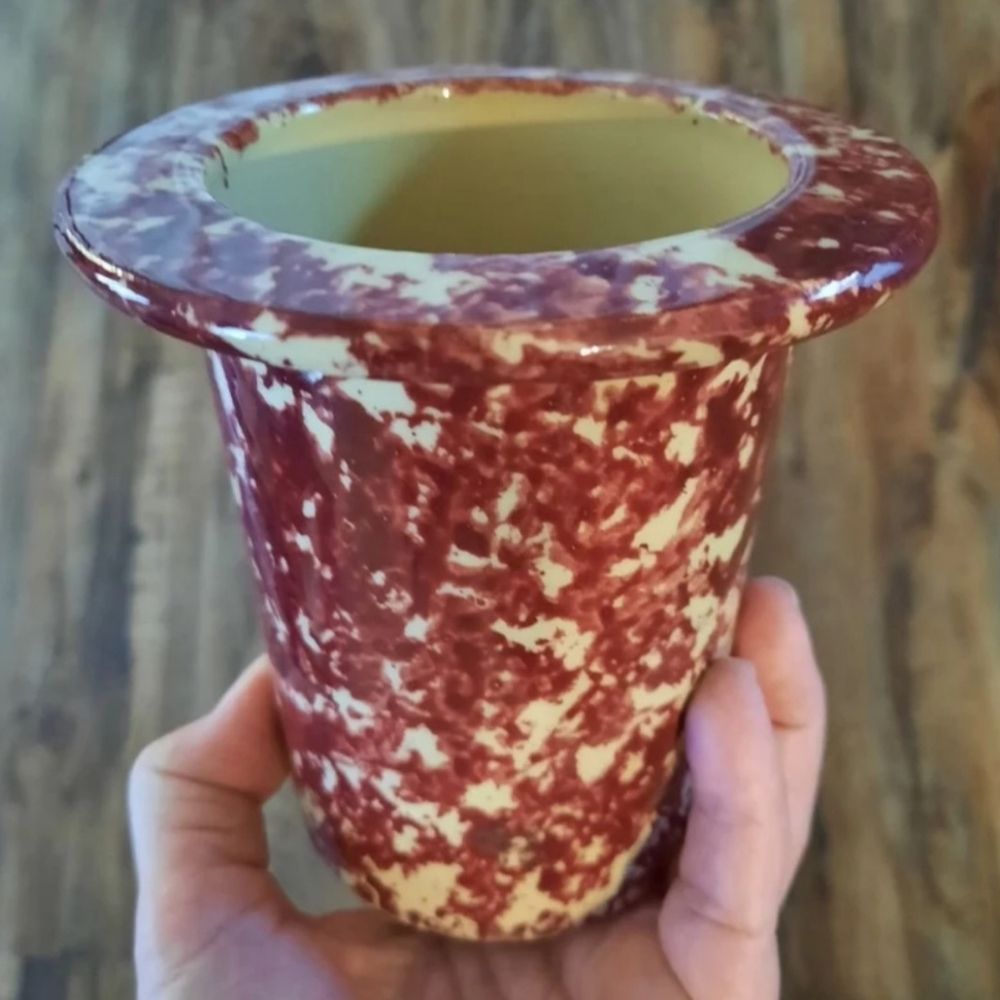 Small vtg red spongeware pottery crock vase Canada